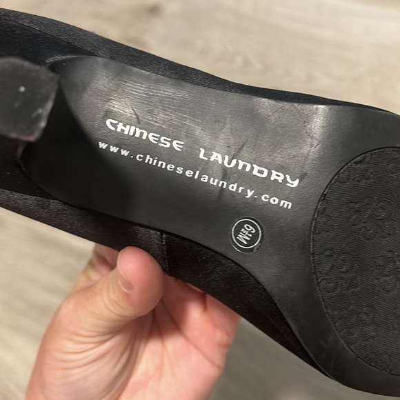 Satin 2.5” Chinese Laundry Paloma heel shoes - Picture 3 of 6